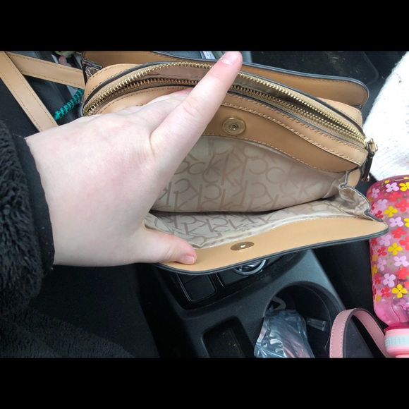 Calvin Klein crossbody - Picture 4 of 6